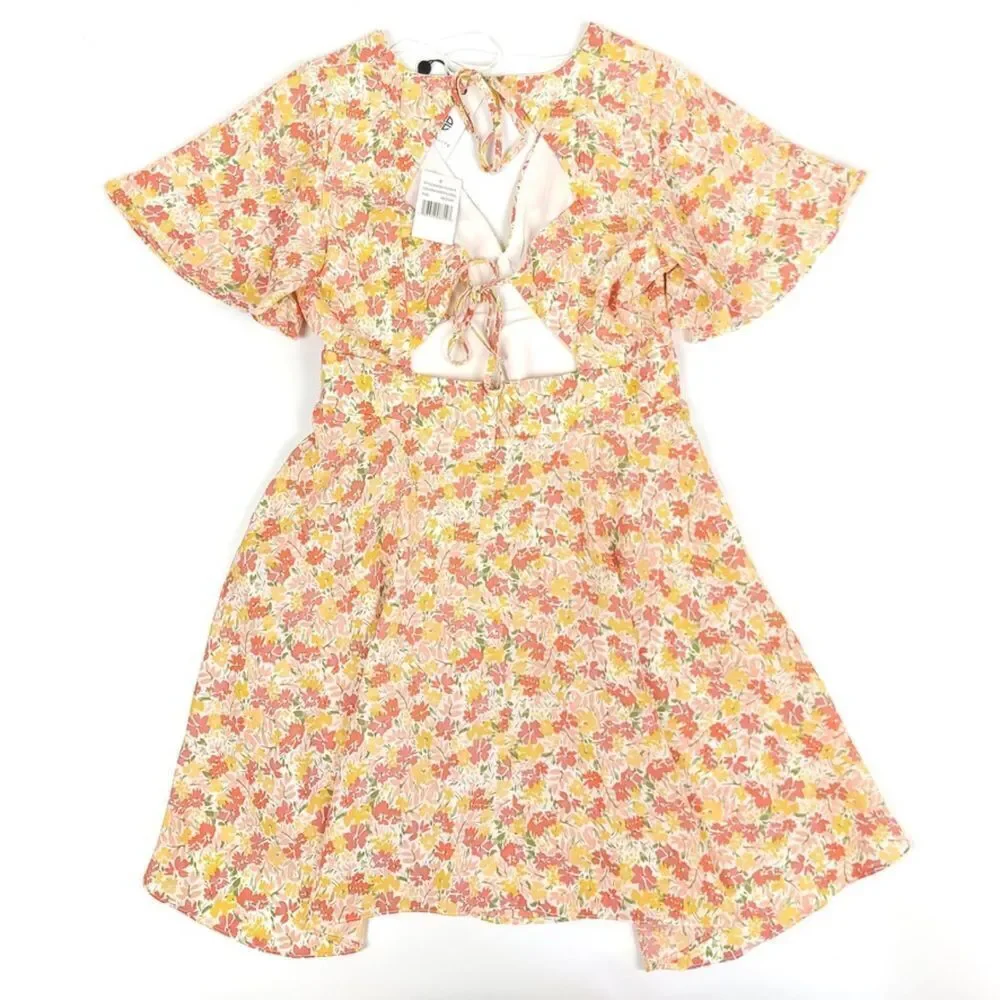 NWT Socialite Boho Floral Flutter Sleeve Cutout Fit and Flare Mini Dress Medium